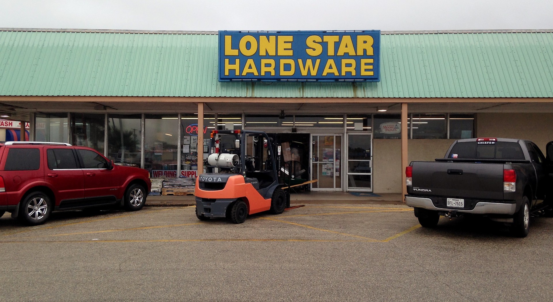 Lonestar Hardware Store